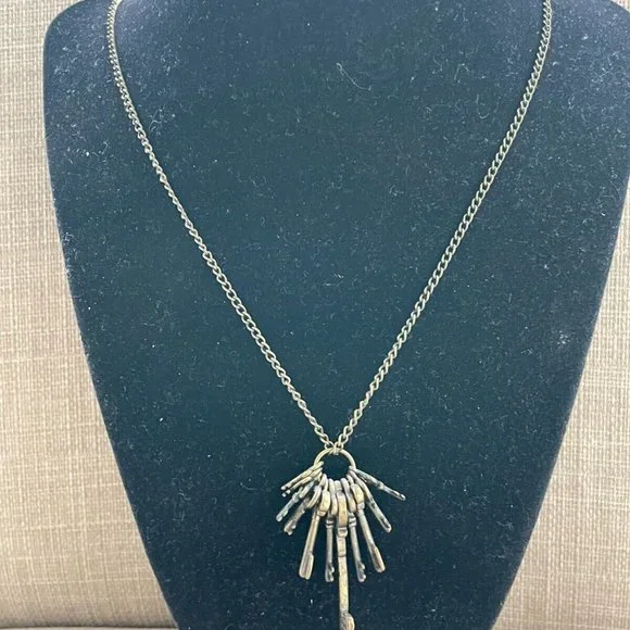 Nordstrom Rack Necklaces Antique Glod Tone Keys Statement Pendant Jewelry - Picture 10 of 11